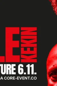 Plakat za koncert Mile Kekina u Pogonu kulture 6.11. s crveno obojenim fotografijama muškarca obrijane glave i brade na crnoj podlozi te crvenim natpisom imena izvođača