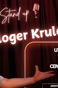 Bloger Krule s mikrofonom u ruci pred crvenom zavjesom, uz natpis Stand up Bloger Krule i podatke o nastupu u Centru Gervais u Opatiji